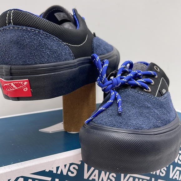 Vans Women’s Era VIt Lx
Hiker Dress Blues
VN0A4BNHLKZ
Sneakers - Picture 9 of 16